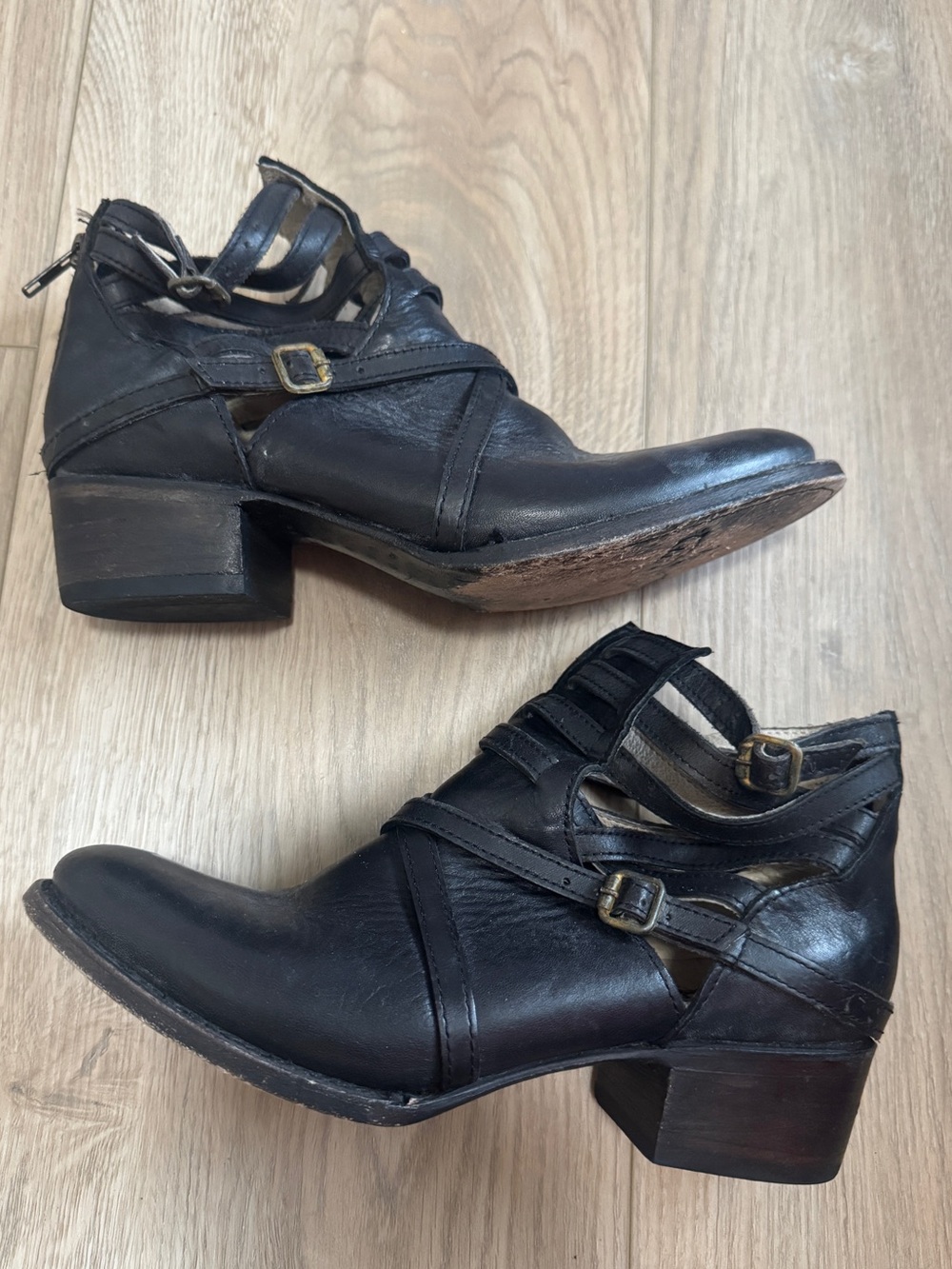 Freebird by Steven Stair Women's Ankle Boots Strappy cutout Distressed Sz. 7M - Picture 3 of 14